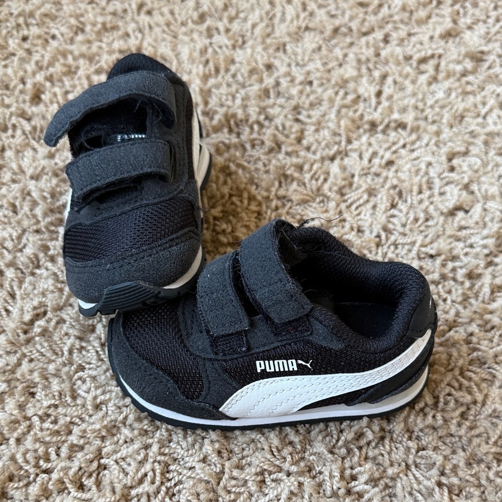 Puma Toddler Black and White Velcro Sneakers 5C